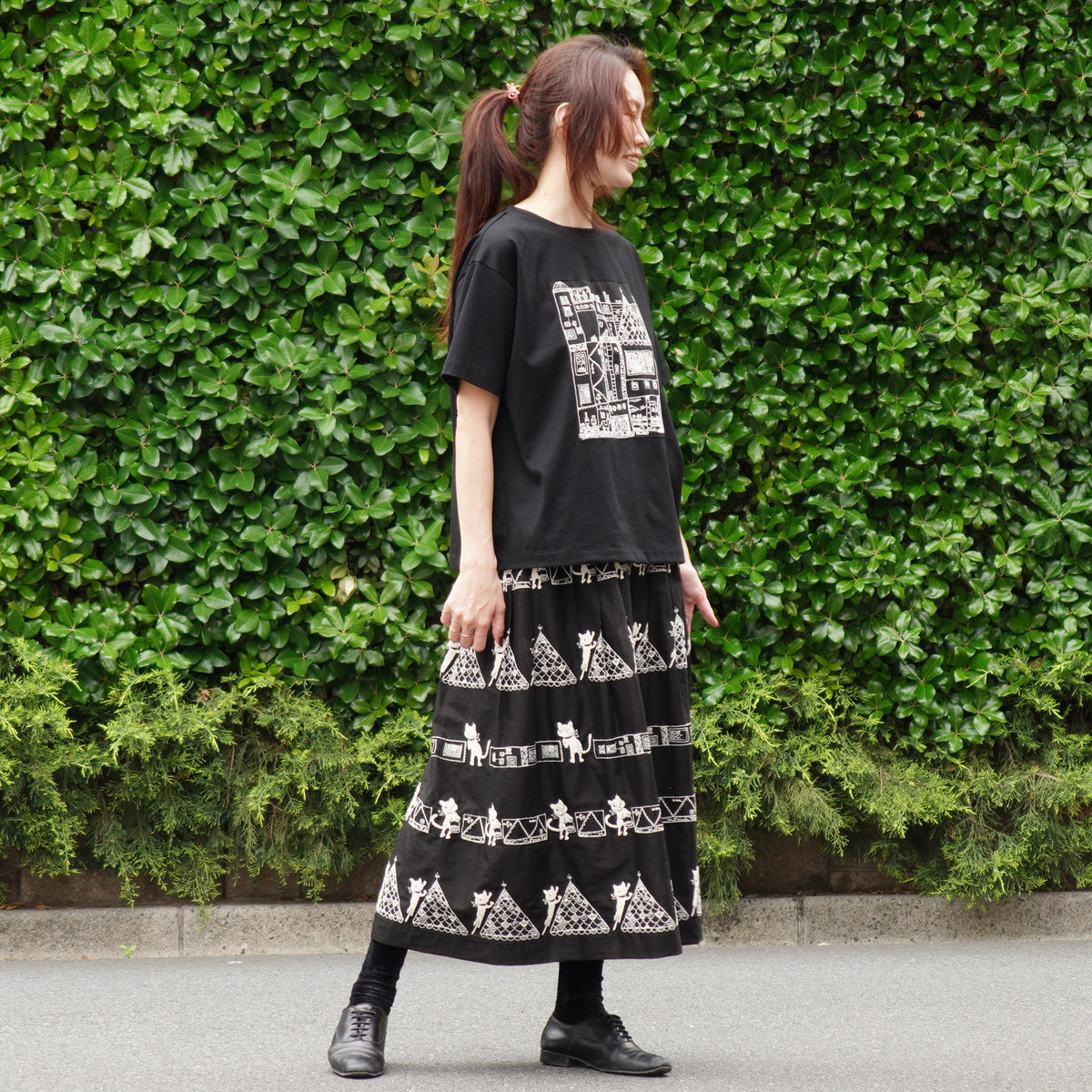 街クロッチ レーステープ柄 タックスカート 黒×生成