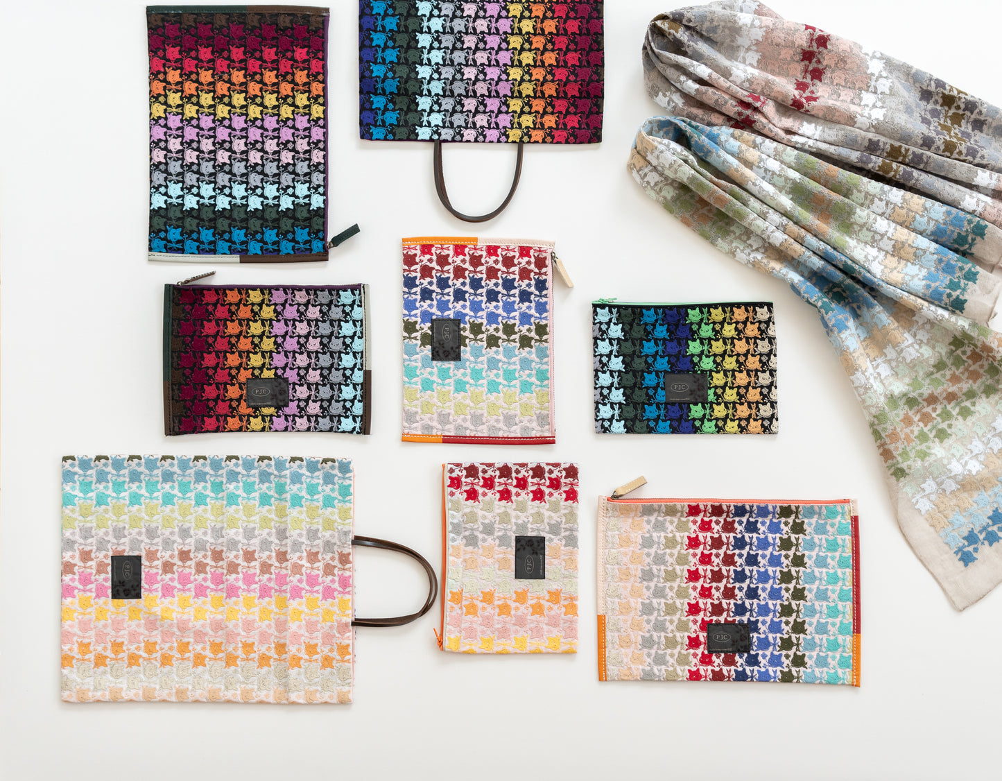 リネン ストール《モノグラムクロッチ》 ブルー系