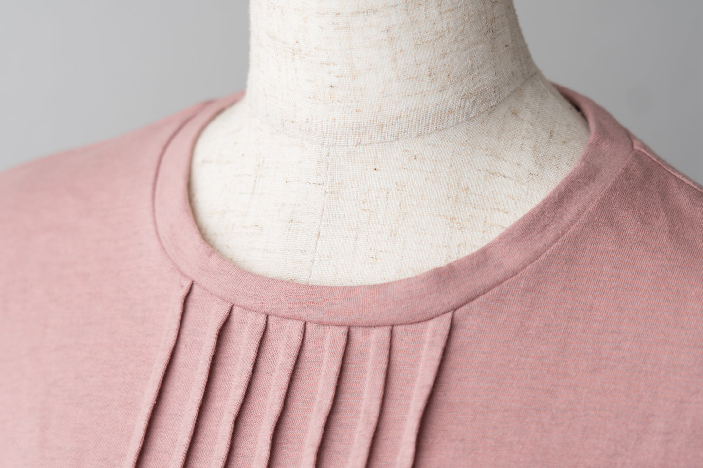 ピンタックTシャツ スモーキーピンク