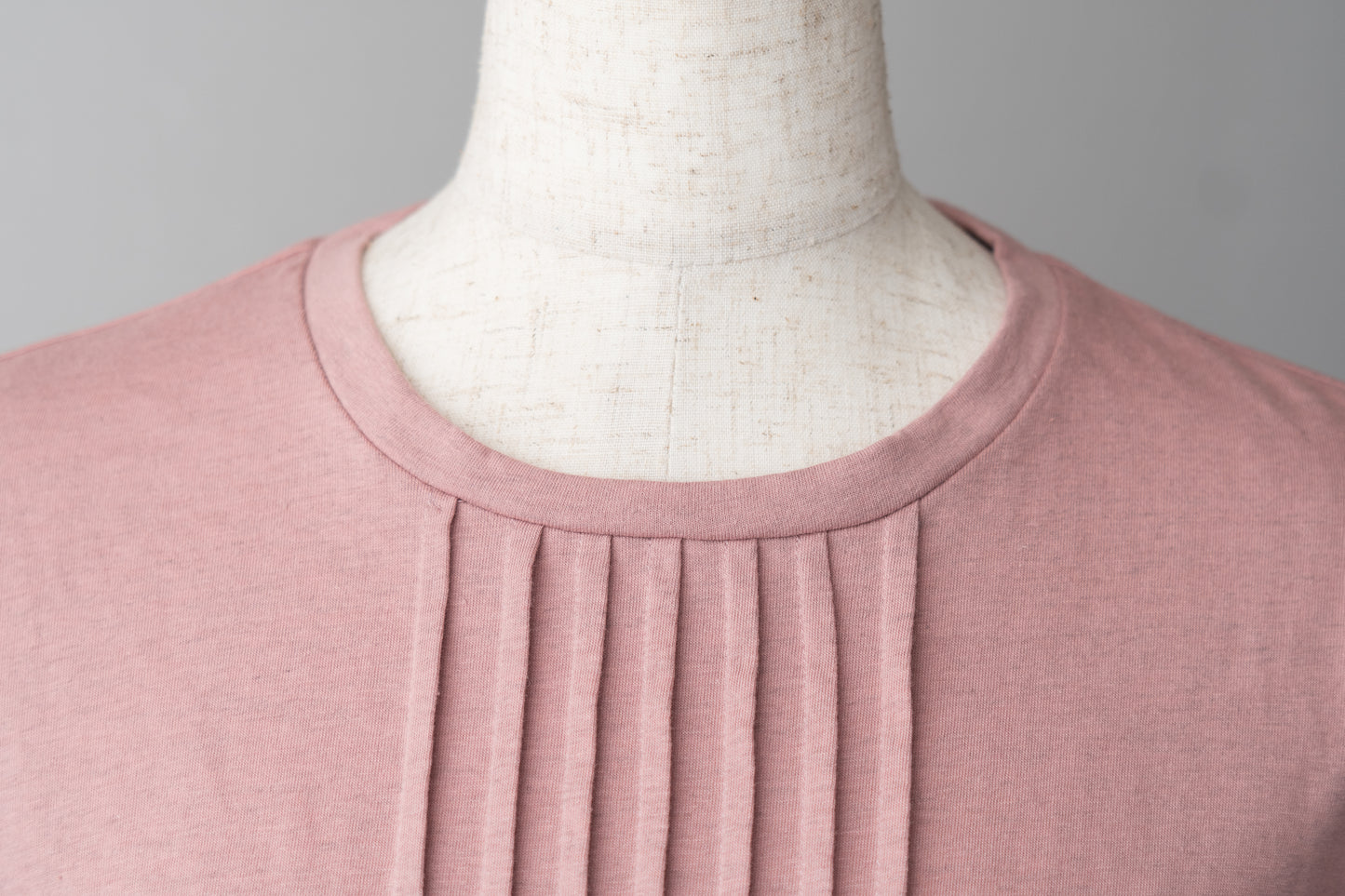 ピンタックTシャツ スモーキーピンク
