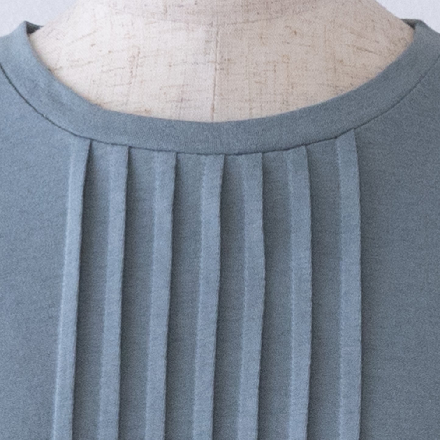 ピンタックTシャツ ブルーグレー