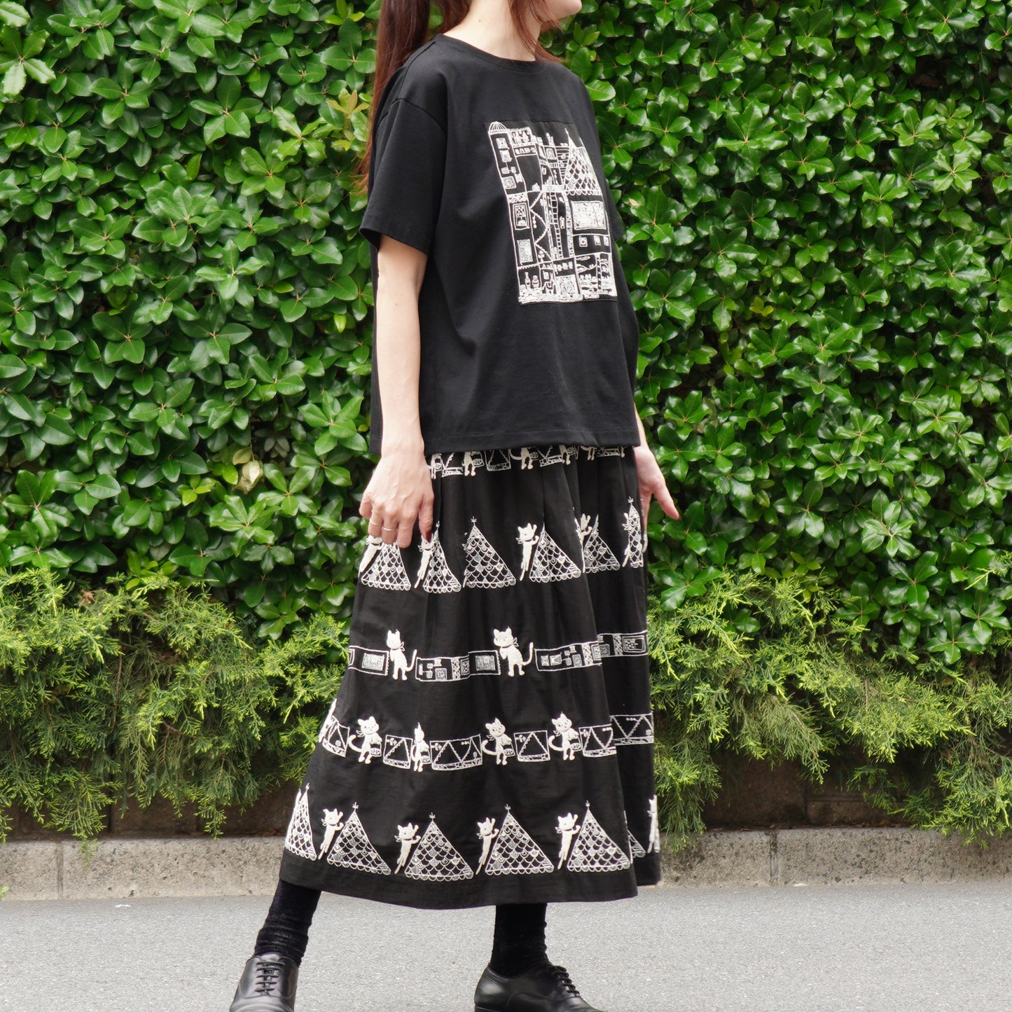 街クロッチ レーステープ柄 タックスカート 黒×生成