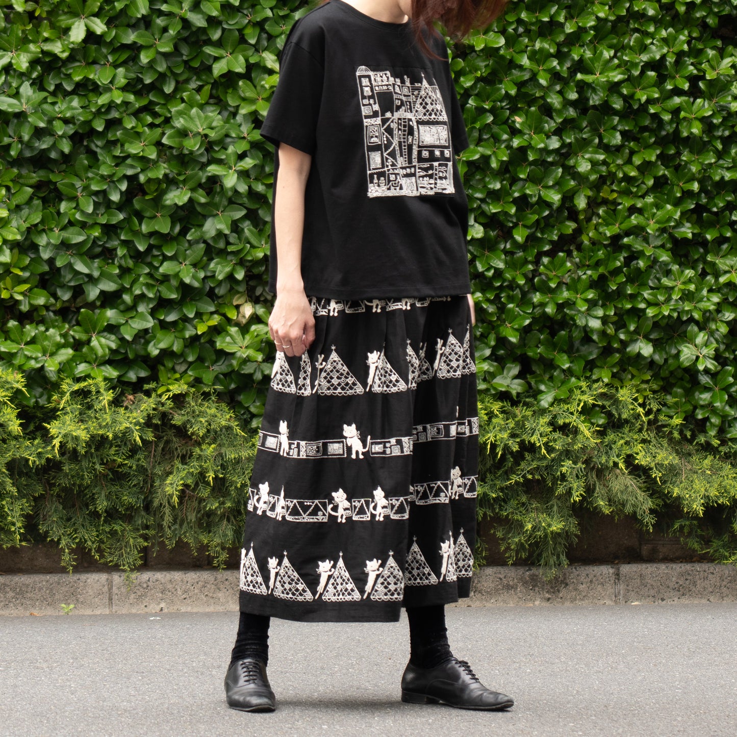 街クロッチ レーステープ柄 タックスカート 黒×生成