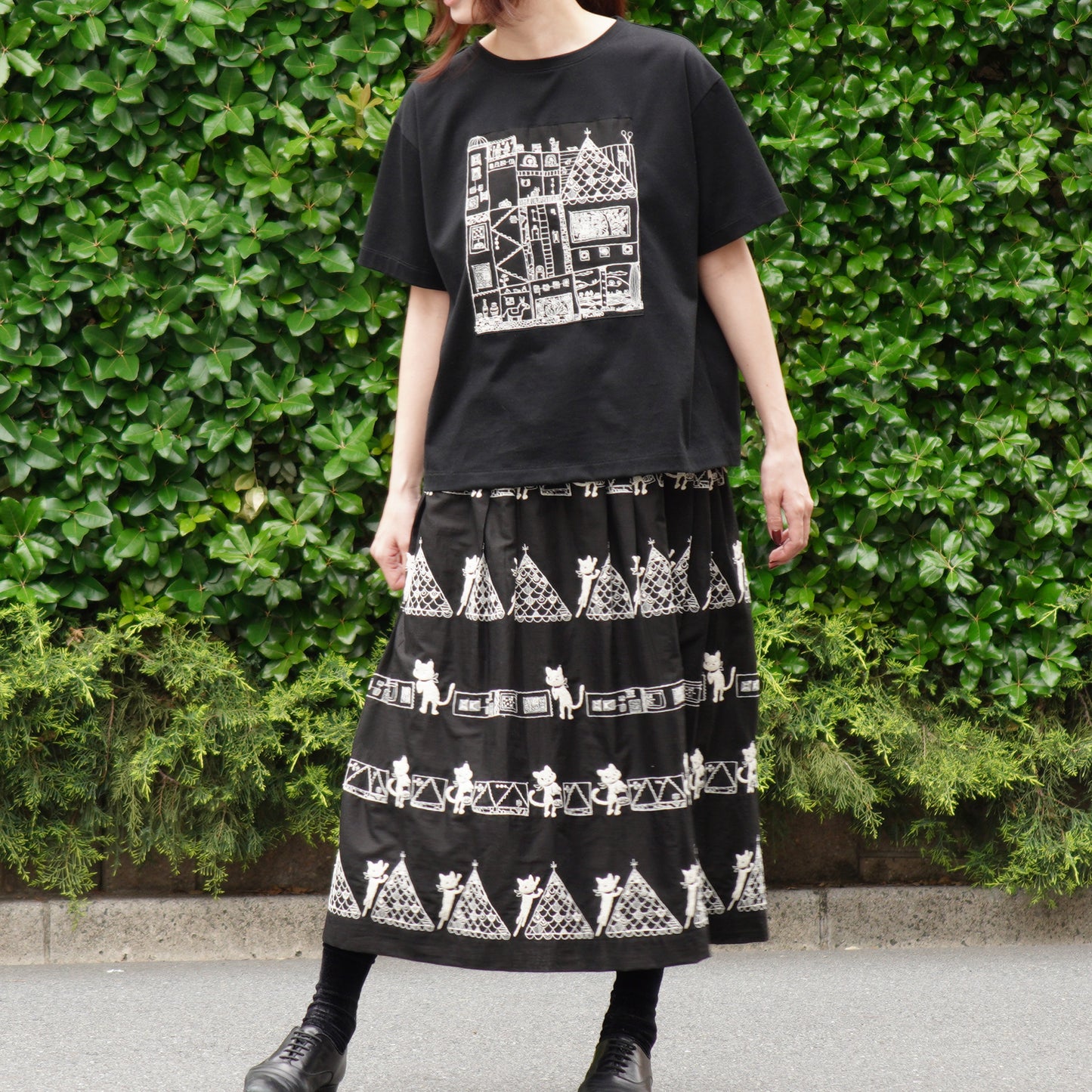 街クロッチ レーステープ柄 タックスカート 黒×生成