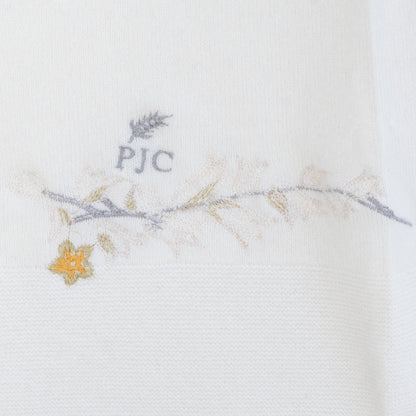 ホールガーメントタートルニット 1ポイント花園刺繍 ホワイト