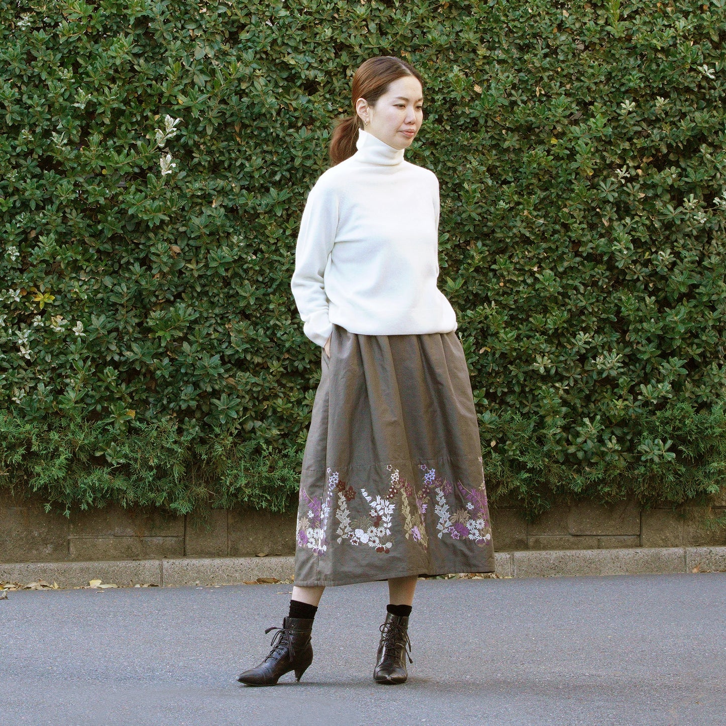 花園２コース スカート ペールカーキ