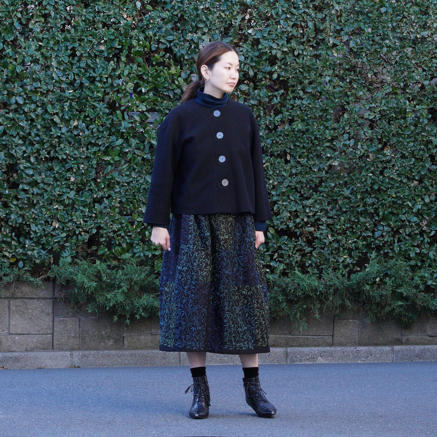 圧縮ウール天竺 ノーカラージャケット 黒