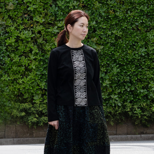 春の土手 長袖Tシャツ 黒